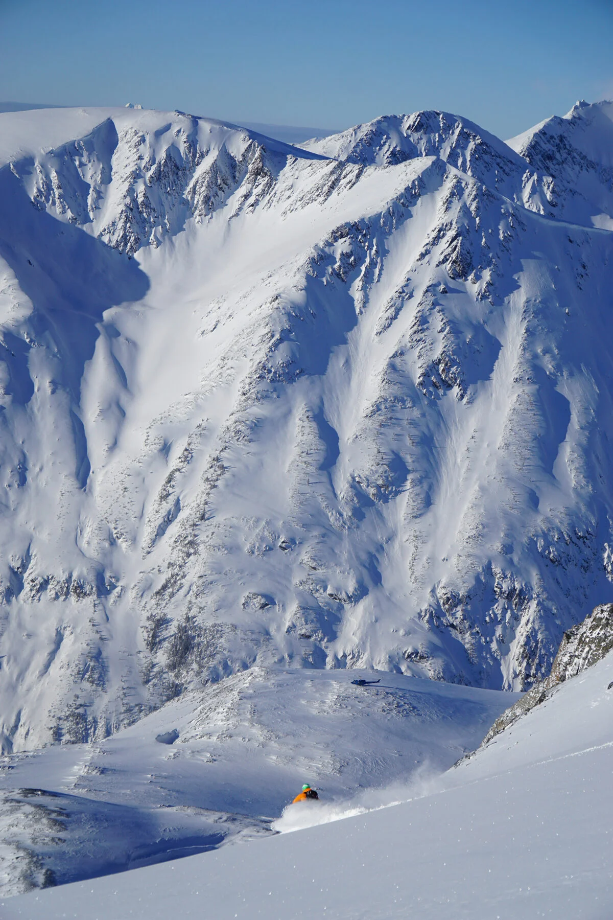 Terrain_Skier_Helicopter-DSC08271_Ari-1200×1800