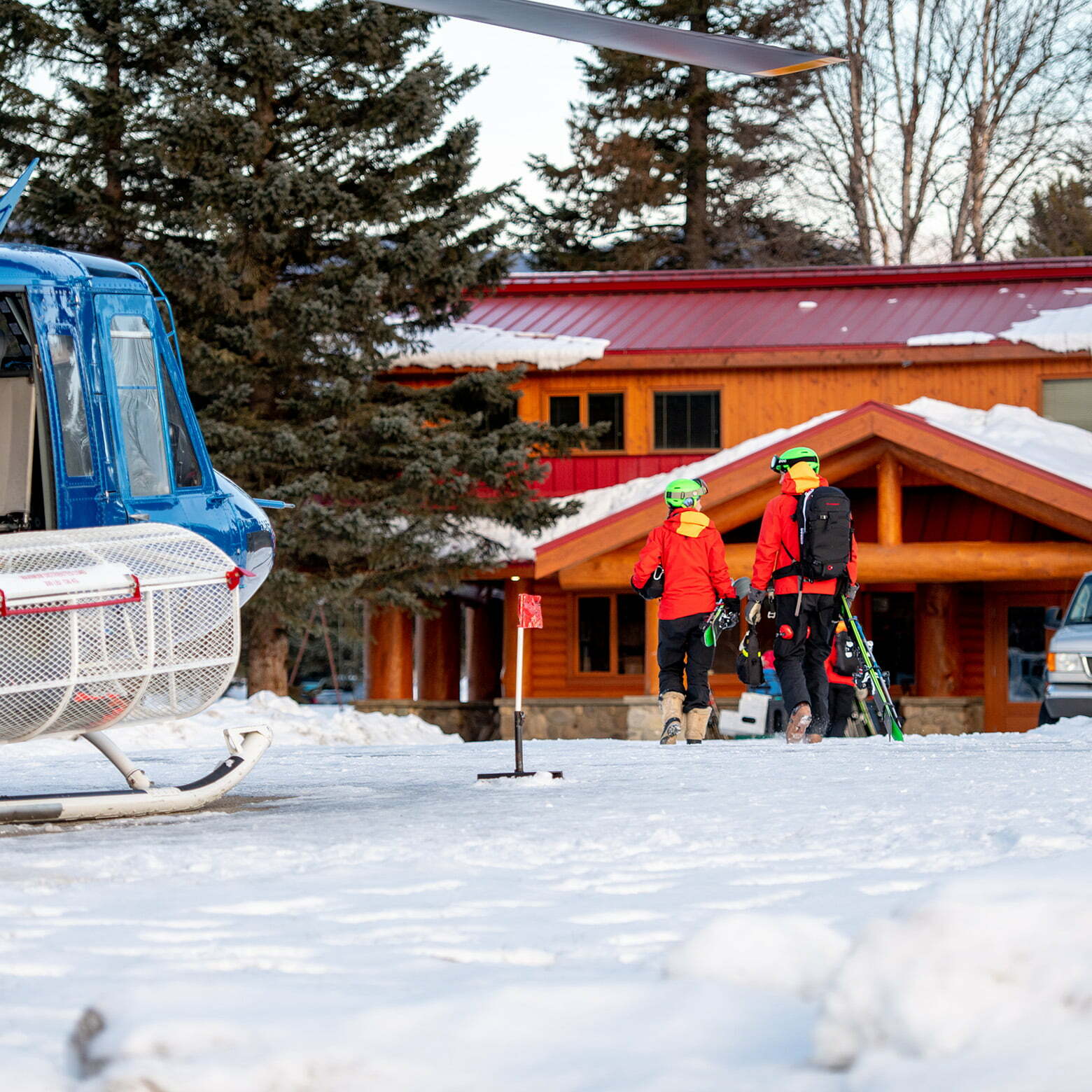 Heli-Skiing Lodge | Crescent Spur Heli-Skiing