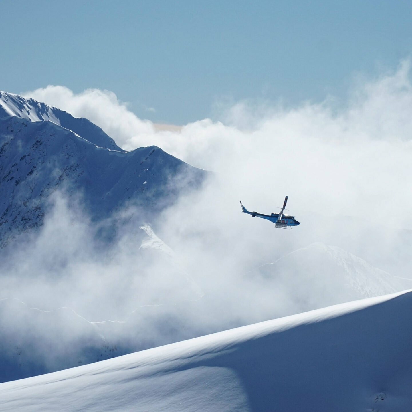 Heli-skiing and snowboarding | Crescent Spur Heli-Skiing