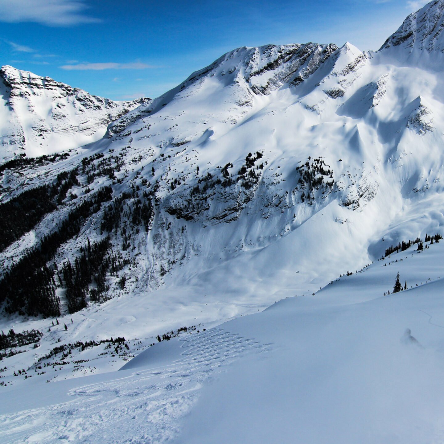 Heli-skiing and snowboarding | Crescent Spur Heli-Skiing